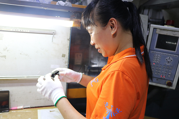 注塑模具制造廠認(rèn)真‘3步走’，無效工時(shí)減少80%！